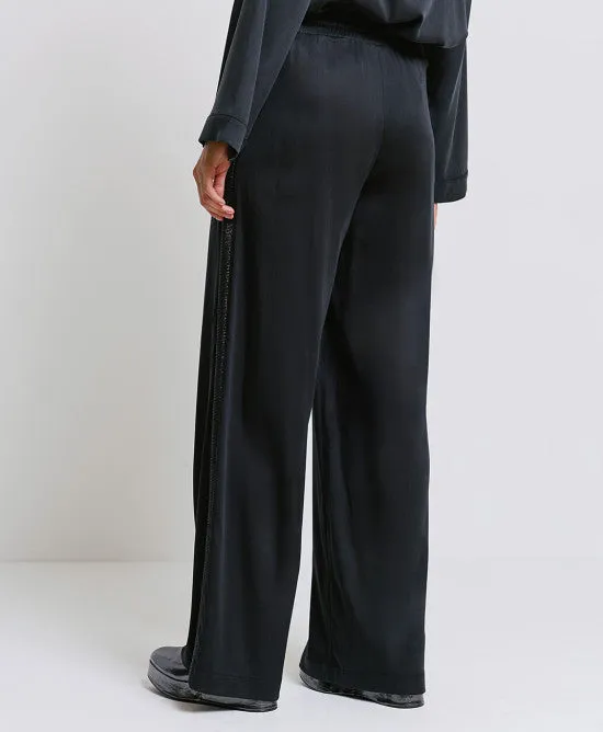 Access Fashion Pants With Rhinestones On The Sides