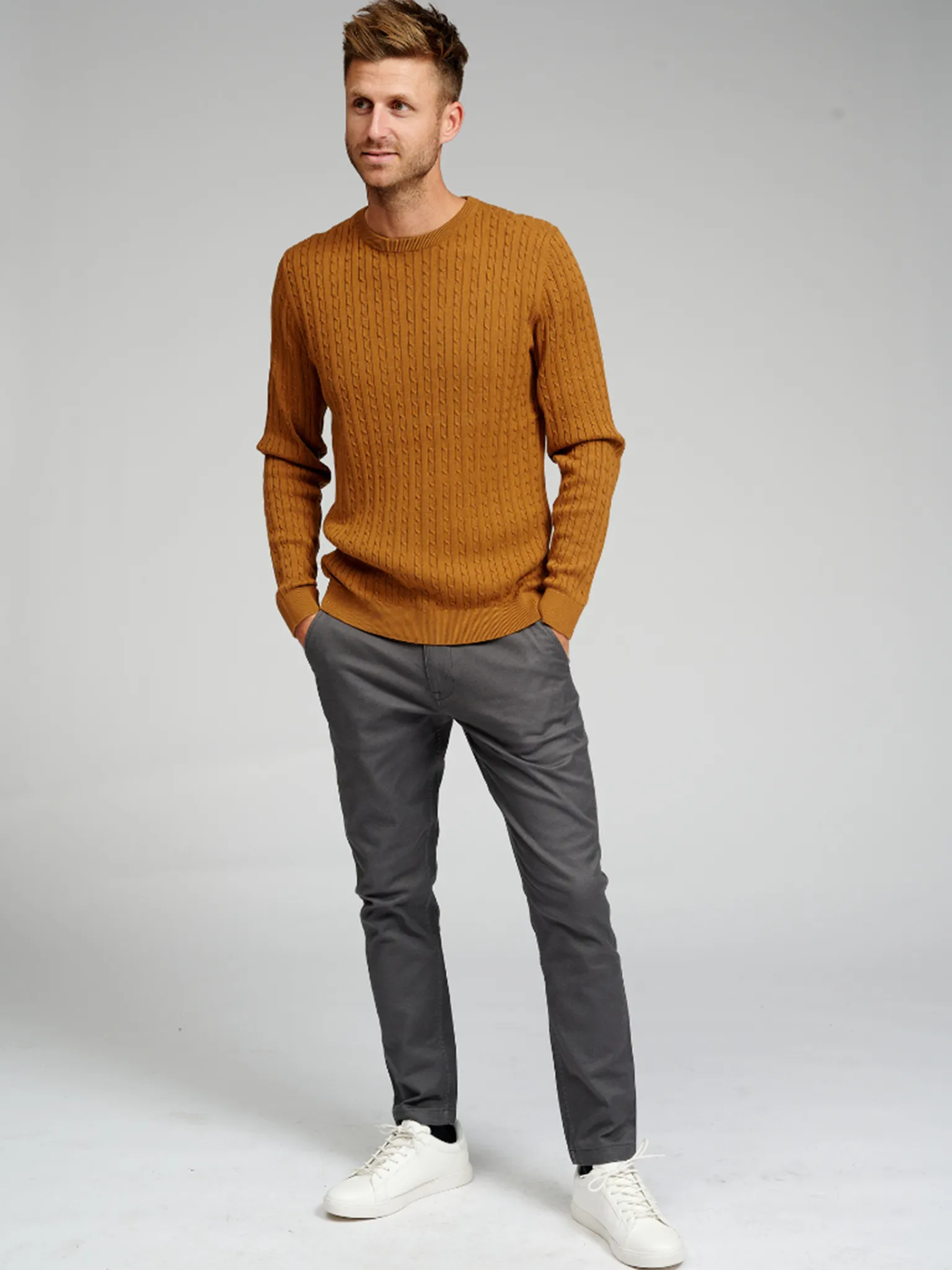 Cable Knit Crewneck - Lysebrun