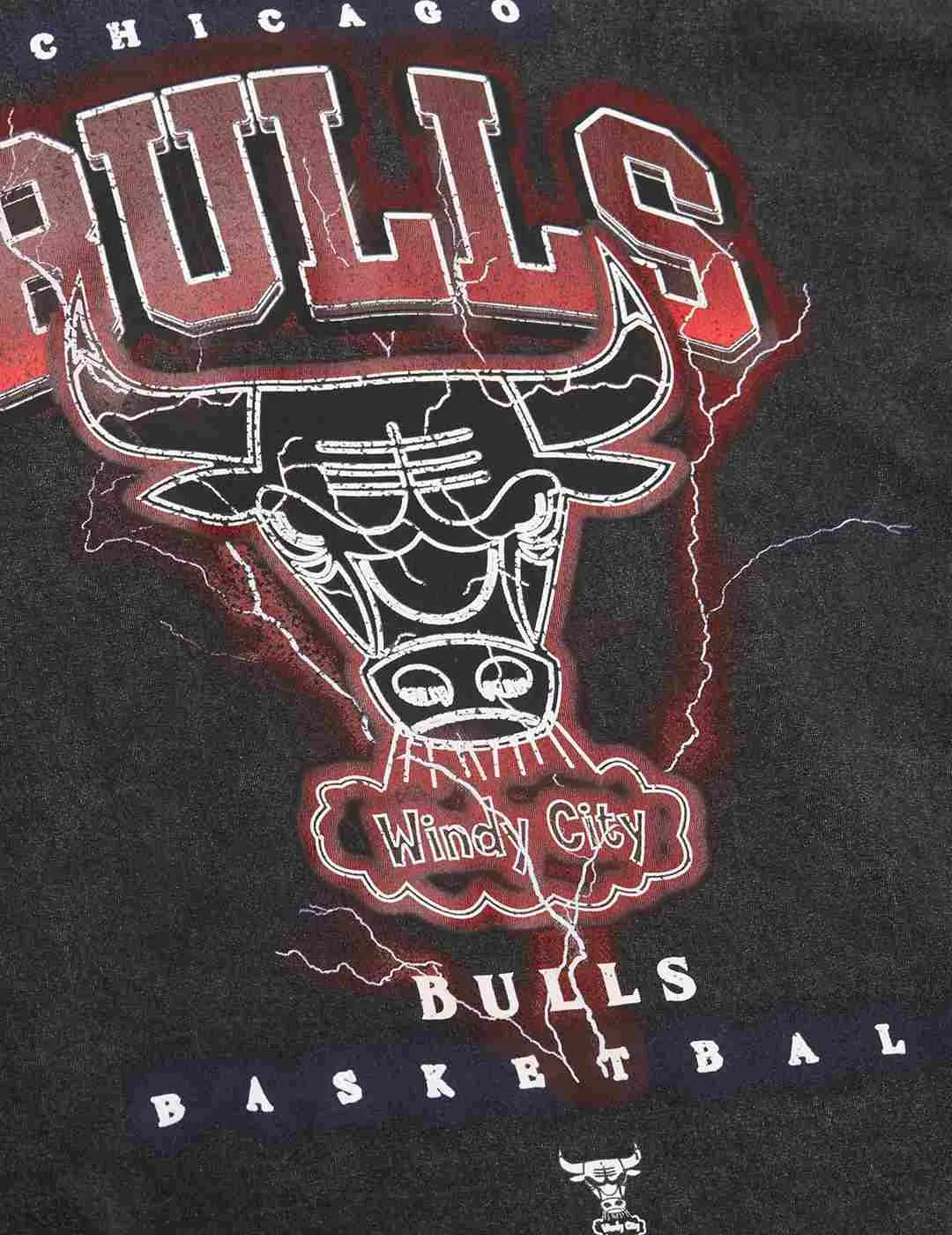 Camiseta Mitchell & Ness Bulls Graphic Negro