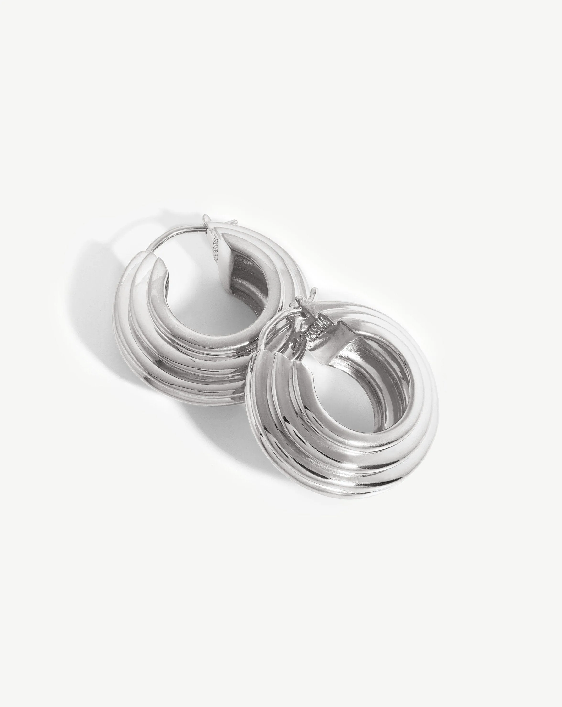 Lucy Williams Medium Chunky Ridge Hoop Earrings