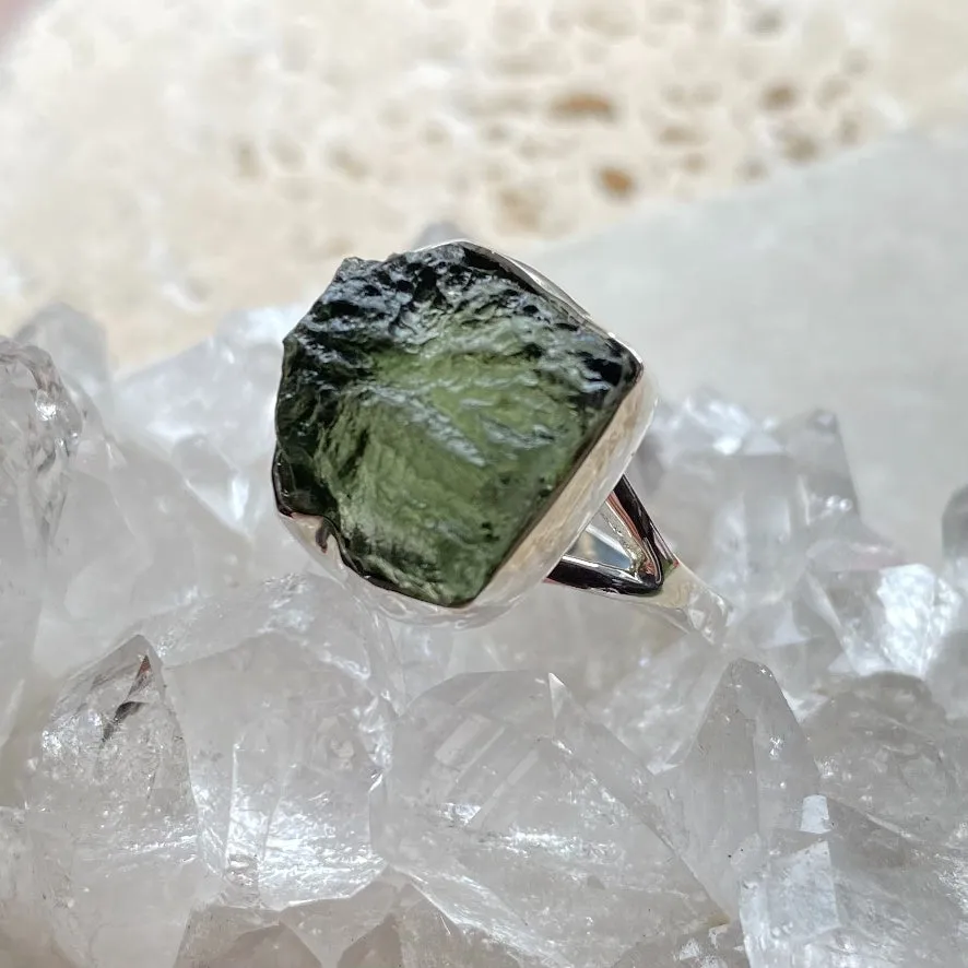 Moldavite Ring - Silver Contour