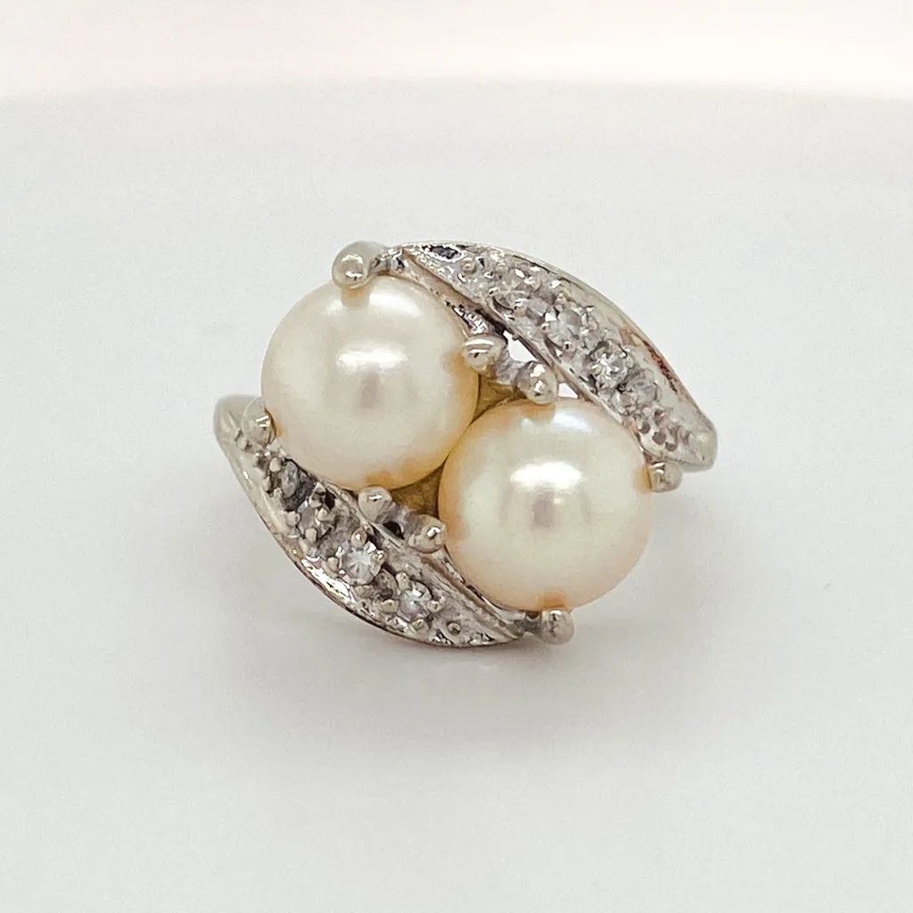 Pearl and Diamond Bypass Ring Toi et Moi in 14K White Gold Vintage Circa 1960