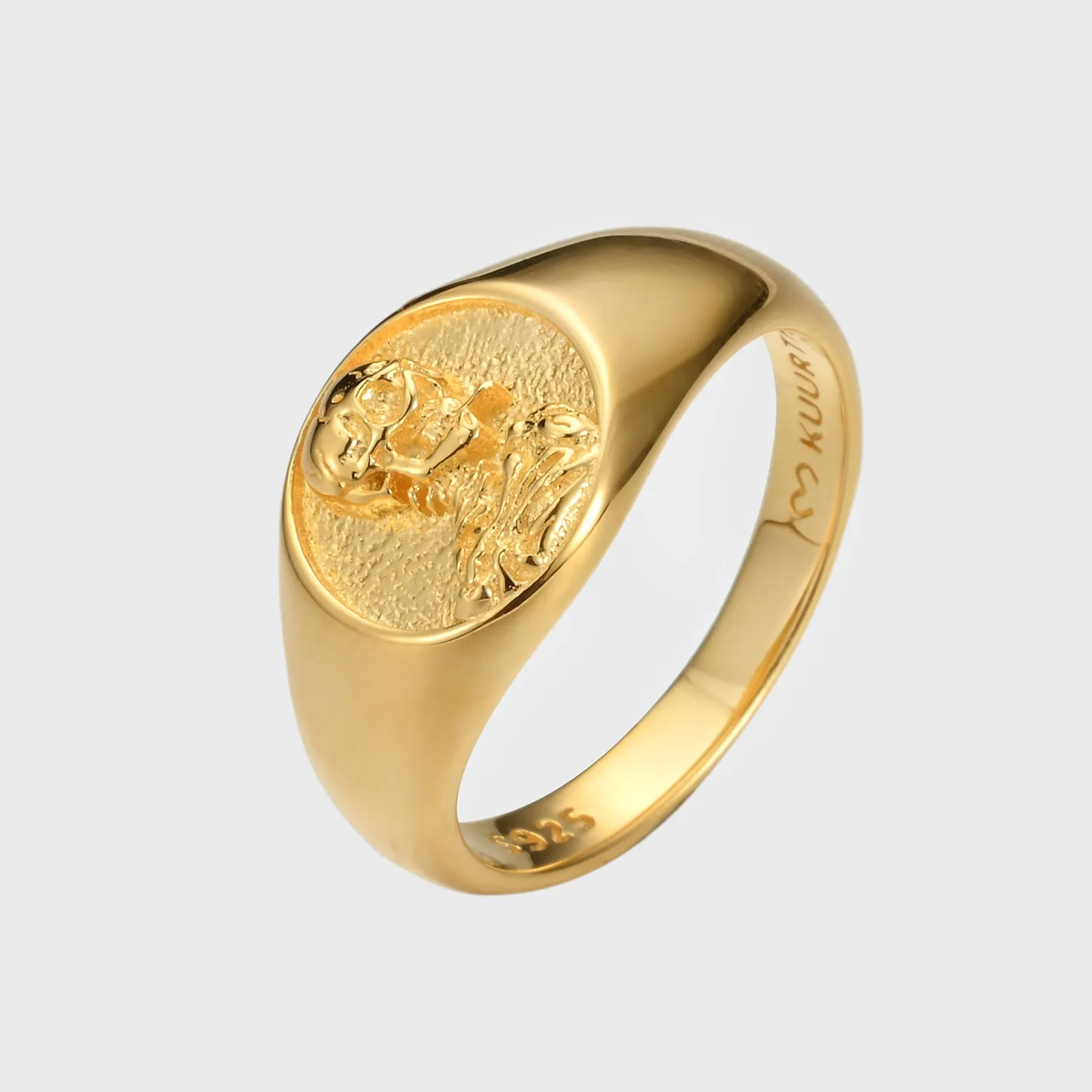 Skull of a Skeleton with Burning Cigarette - Gold Ring